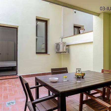 Ab Margarit Apartment